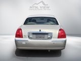 Used 2003 Lincoln Town Car Signature image 6