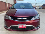 Used 2018 Chrysler Pacifica Touring-L image 2