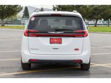 Used 2022 Chrysler Pacifica Touring-L image 4