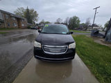 Used 2014 Chrysler Town & Country Touring image 5