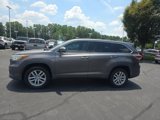 Used 2015 Toyota Highlander LE image 4