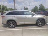 Used 2016 Toyota Highlander XLE image 3