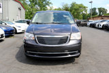 Used 2015 Chrysler Town & Country Touring image 3