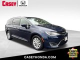 Used 2018 Chrysler Pacifica Touring-L w/ Premium Audio Group image 1