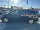 Used 2018 Dodge Grand Caravan SE w/ UConnect Hands-Free Group image 2