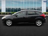 Used 2013 Ford Focus SE w/ SE Winter Pkg image 2