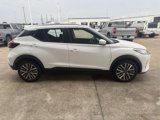 Used 2022 Nissan Kicks SV image 4