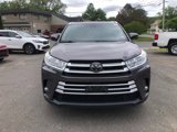 Used 2017 Toyota Highlander XLE image 2