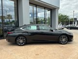 New 2025 Lexus ES 300h w/ Premium Package image 2