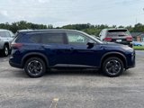 Used 2024 Nissan Rogue SV image 2