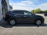 Used 2018 Nissan Rogue SV w/ Premium Package image 2