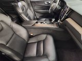 Used 2021 Volvo XC60 T5 Momentum image 3