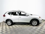 Used 2019 Nissan Rogue SV image 2