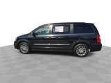 Used 2014 Chrysler Town & Country Touring-L w/ Driver Convenience Group image 5