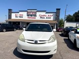 Used 2006 Toyota Sienna XLE image 2
