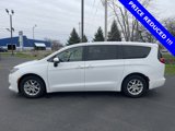 Used 2022 Chrysler Voyager LX image 4