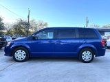 Used 2018 Dodge Grand Caravan SE w/ UConnect Hands-Free Group image 2