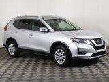Used 2018 Nissan Rogue SV image 2
