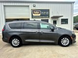 Used 2017 Chrysler Pacifica Touring-L image 2