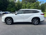 Used 2023 Toyota Highlander XLE image 2