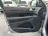 Used 2020 Jeep Grand Cherokee Laredo image 4