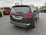 Used 2021 Chrysler Pacifica Touring-L image 6