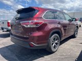 Used 2016 Toyota Highlander XLE image 2