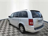 Used 2010 Chrysler Town & Country Touring image 4