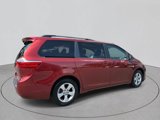 Used 2017 Toyota Sienna LE image 5