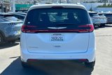 Used 2022 Chrysler Pacifica Touring-L image 4
