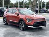 Used 2023 Kia Niro EX Touring image 2