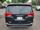 Used 2018 Chrysler Pacifica Limited image 2