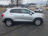 Used 2018 Chevrolet Trax LT w/ LT Convenience Package image 2
