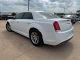 Used 2018 Chrysler 300 Touring L image 3