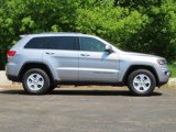 Certified 2017 Jeep Grand Cherokee Laredo w/ Quick Order Package 23E image 2