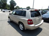 Used 2005 Toyota Highlander 4WD V6 w/ 3rd Row image 5
