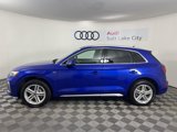 Used 2022 Audi Q5 e Premium w/ Convenience Package image 4