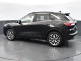 Used 2022 Ford Escape Titanium image 2