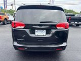 Used 2022 Chrysler Voyager LX image 3