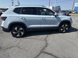 New 2025 Volkswagen Taos SE image 4
