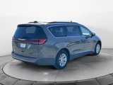 Used 2022 Chrysler Pacifica Touring-L image 3