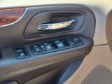 Used 2014 Chrysler Town & Country Touring image 4