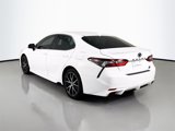 Used 2022 Toyota Camry SE image 3
