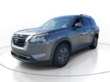 Used 2022 Nissan Pathfinder SV image 2