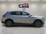 Used 2021 Lincoln Nautilus FWD image 2