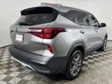Used 2021 Kia Seltos LX image 3