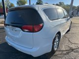 Used 2020 Chrysler Pacifica Touring-L image 5
