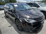 Used 2018 Chrysler Pacifica Touring Plus w/ S Appearance Package image 2