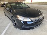 Used 2017 Honda Accord Touring image 2