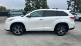 Used 2017 Toyota Highlander LE image 2
